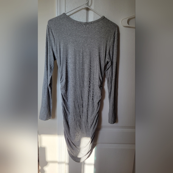 Size Large Gray long sleeved ruched - Picture 2 of 2